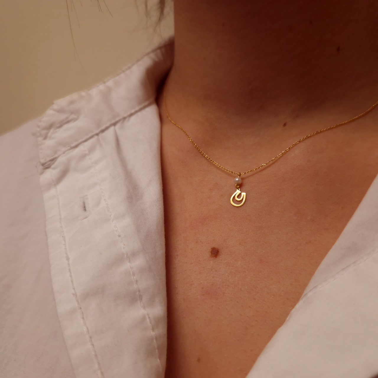 Pearl deals horseshoe necklace