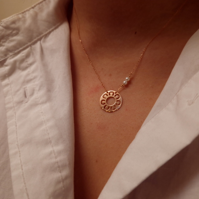 Pearls and Horseshoes in Circle - Rose Gold Necklace